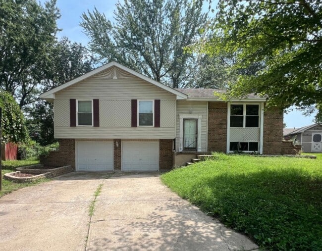 property at 508 NE Shiloh Cir