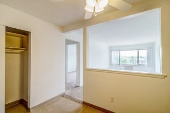 Highland Park Apartments in St. Paul, MN - Building Photo - Building Photo