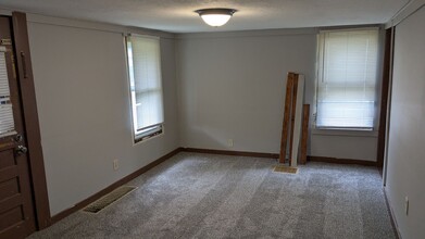 2432 31st St NE in Canton, OH - Foto de edificio - Building Photo