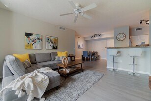 11790 St Andrews Place, Unit 206 in Wellington, FL - Building Photo