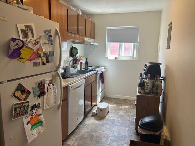 property at 1078 Fellsway