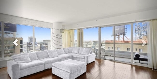 6250 Hollywood Blvd, Unit Penthouse 12 in Los Angeles, CA - Building Photo - Building Photo