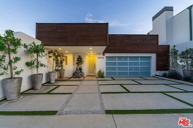 26508 Latigo Shore Dr in Malibu, CA - Foto de edificio - Building Photo