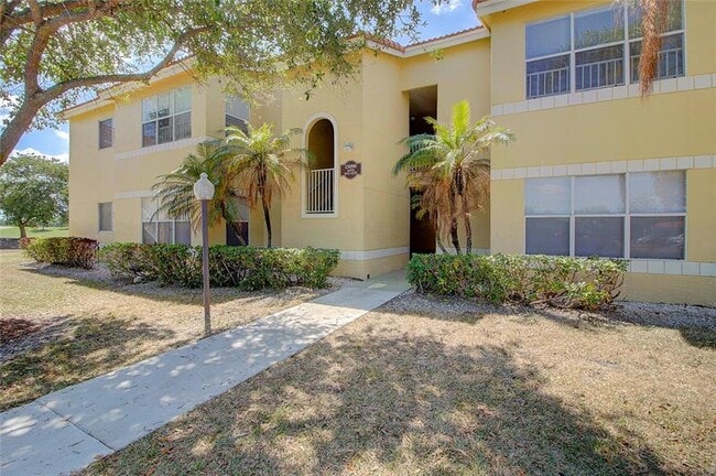 643 Vista Isles Dr