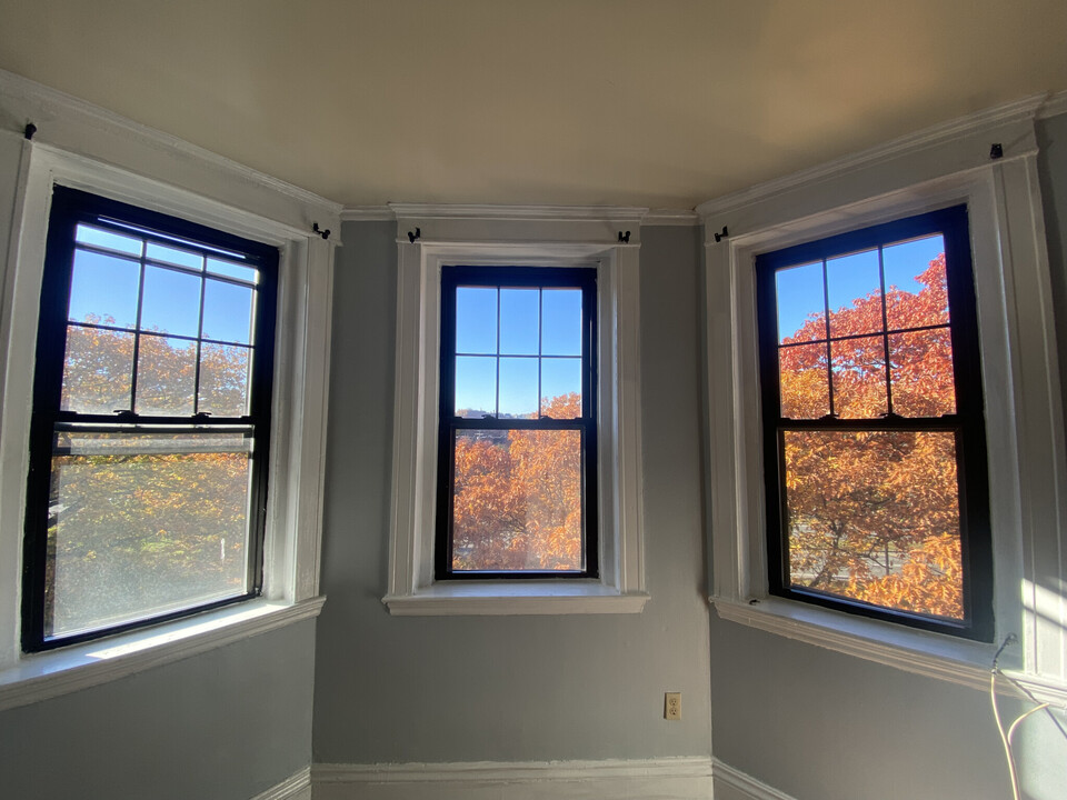 378 Riverway, Unit 5 in Boston, MA - Building Photo