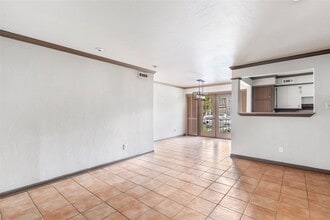 2744 Briarhurst Dr in Houston, TX - Building Photo - Building Photo