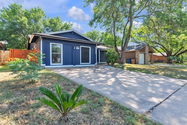 5000 Fontenay Dr in Austin, TX - Building Photo - Building Photo