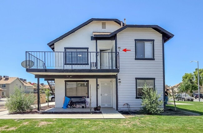 2704 Villalovos Ct in Bakersfield, CA - Building Photo - Building Photo