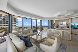 435 L Ambiance Dr in Longboat Key, FL - Building Photo - Building Photo