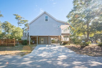 4502 E Oak Island Dr in Oak Island, NC - Building Photo - Building Photo