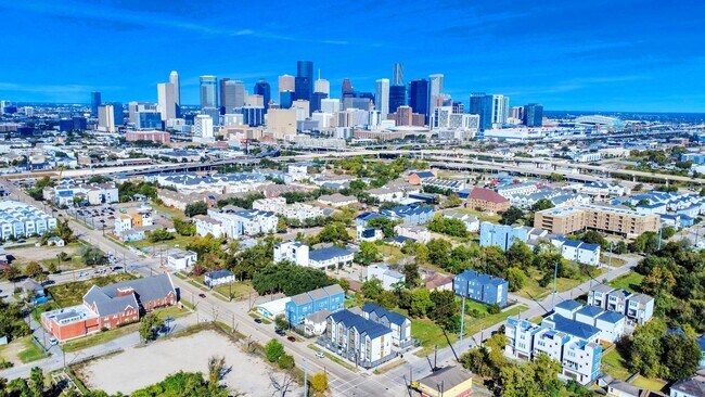 property at 2524 Live Oak St