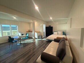 22607 Pacific Coast Hwy, Unit C in Malibu, CA - Building Photo - Building Photo