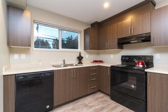 Belmont Place Apartments in Victoria, BC - Foto de edificio - Building Photo