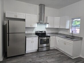 12 Sargent Farmer St in Newnan, GA - Building Photo - Building Photo