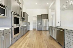 104 Lazy Oak Pl in Spicewood, TX - Building Photo