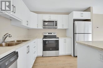 81 Whitcomb Cres in Smiths Falls, ON - Building Photo - Building Photo