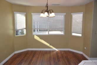 2531 E Mary Ave in Visalia, CA - Building Photo - Building Photo