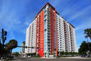 Camden Pier District in St. Petersburg, FL - Building Photo