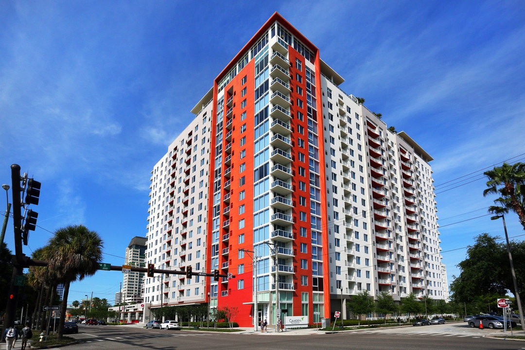Camden Pier District in St. Petersburg, FL - Foto de edificio