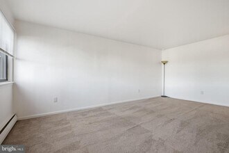 201 Philadelphia Pike in Wilmington, DE - Building Photo - Building Photo