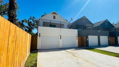 9328 Firnat St in Houston, TX - Building Photo - Building Photo