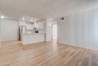 4201 Terrestrial Dr in Las Vegas, NV - Building Photo - Building Photo