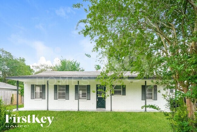 property at 4909 Green Willow Ln