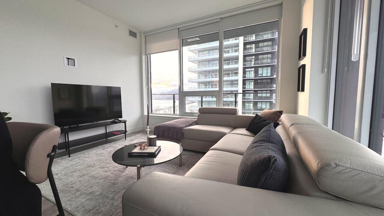 1626 Water St in Kelowna, BC - Building Photo