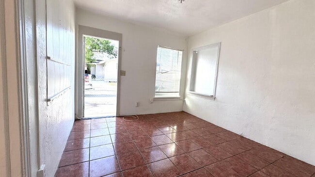 305 Taylor Ave in Daytona Beach, FL - Building Photo - Building Photo