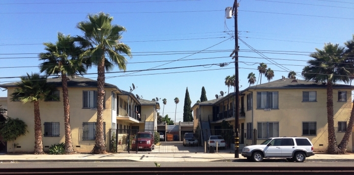 15912-15914 S Vermont Ave in Gardena, CA - Building Photo