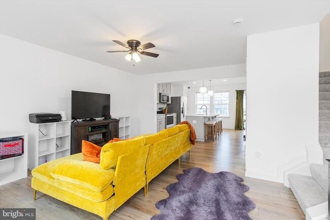 property at 18 Needle Ct