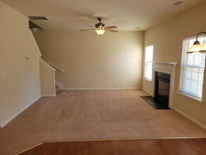 204 Chartwell Dr in Greer, SC - Building Photo - Building Photo