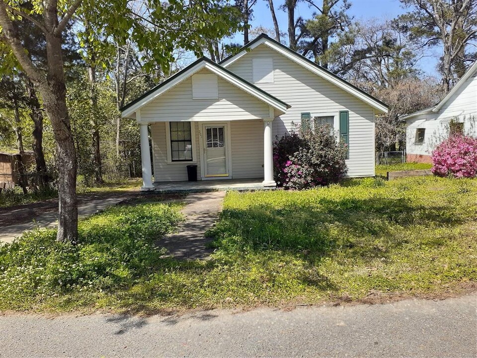 205 Shelby St in Wetumpka, AL - Building Photo