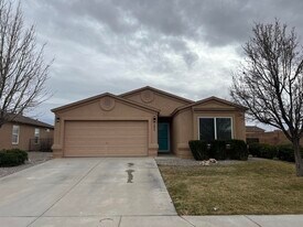 1004 Desert Paintbrush Loop in Rio Rancho, NM - Building Photo