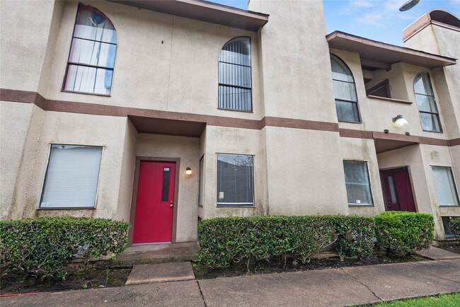 property at 11211 Pembridge Dr