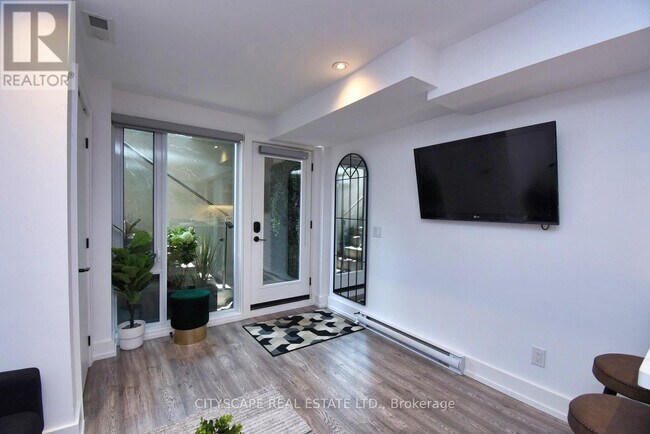 703 Markham St in Toronto, ON - Building Photo - Building Photo