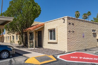 Villa del Vista in Tucson, AZ - Foto de edificio - Building Photo