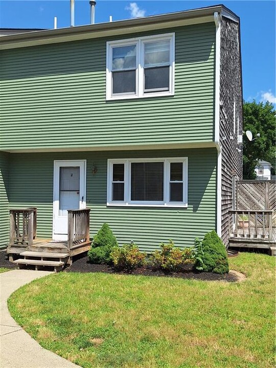 38 Manchester St-Unit -K in West Warwick, RI - Foto de edificio