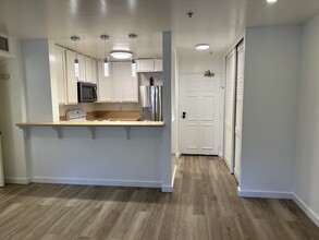 5605 Friars Rd in San Diego, CA - Building Photo - Building Photo