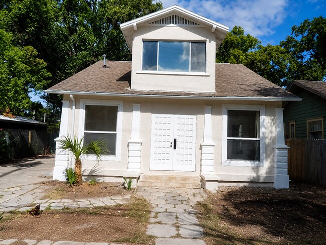 property at 975 13th Ave S