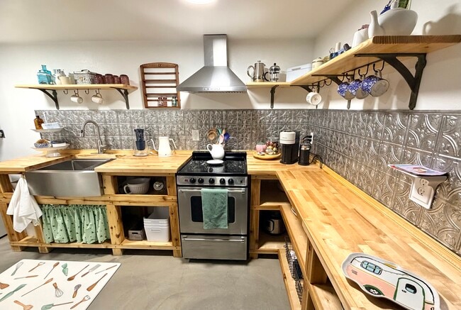 701 Cedar St, Unit Brambleburrow