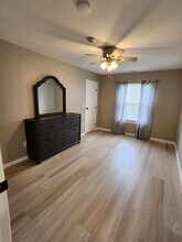 49 Fairview Cir, Unit Artist Lake #49 in Middle Island, NY - Building Photo - Building Photo