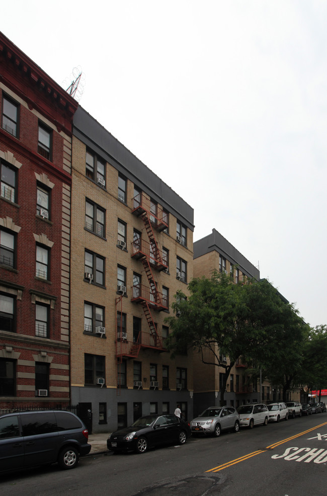 482 W 165th St in New York, NY - Building Photo - Building Photo