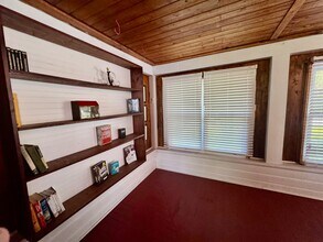 2460 Hoover Ave in West Bloomfield, MI - Building Photo - Building Photo