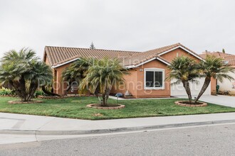 501 Portico Dr in Oceanside, CA - Building Photo - Building Photo