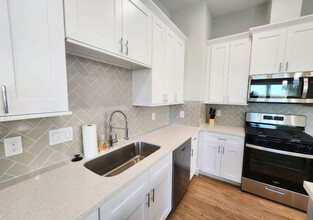 615 Northew St in Houston, TX - Building Photo - Building Photo