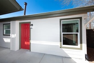 2704 Catalina Dr in Austin, TX - Building Photo - Building Photo