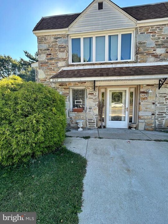 7002 Henry Ave in Philadelphia, PA - Building Photo