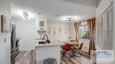 1155 Old Monrovia Rd NW in Huntsville, AL - Foto de edificio - Building Photo