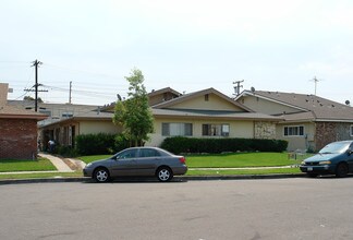 1031 N Shattuck Pl in Orange, CA - Building Photo - Building Photo